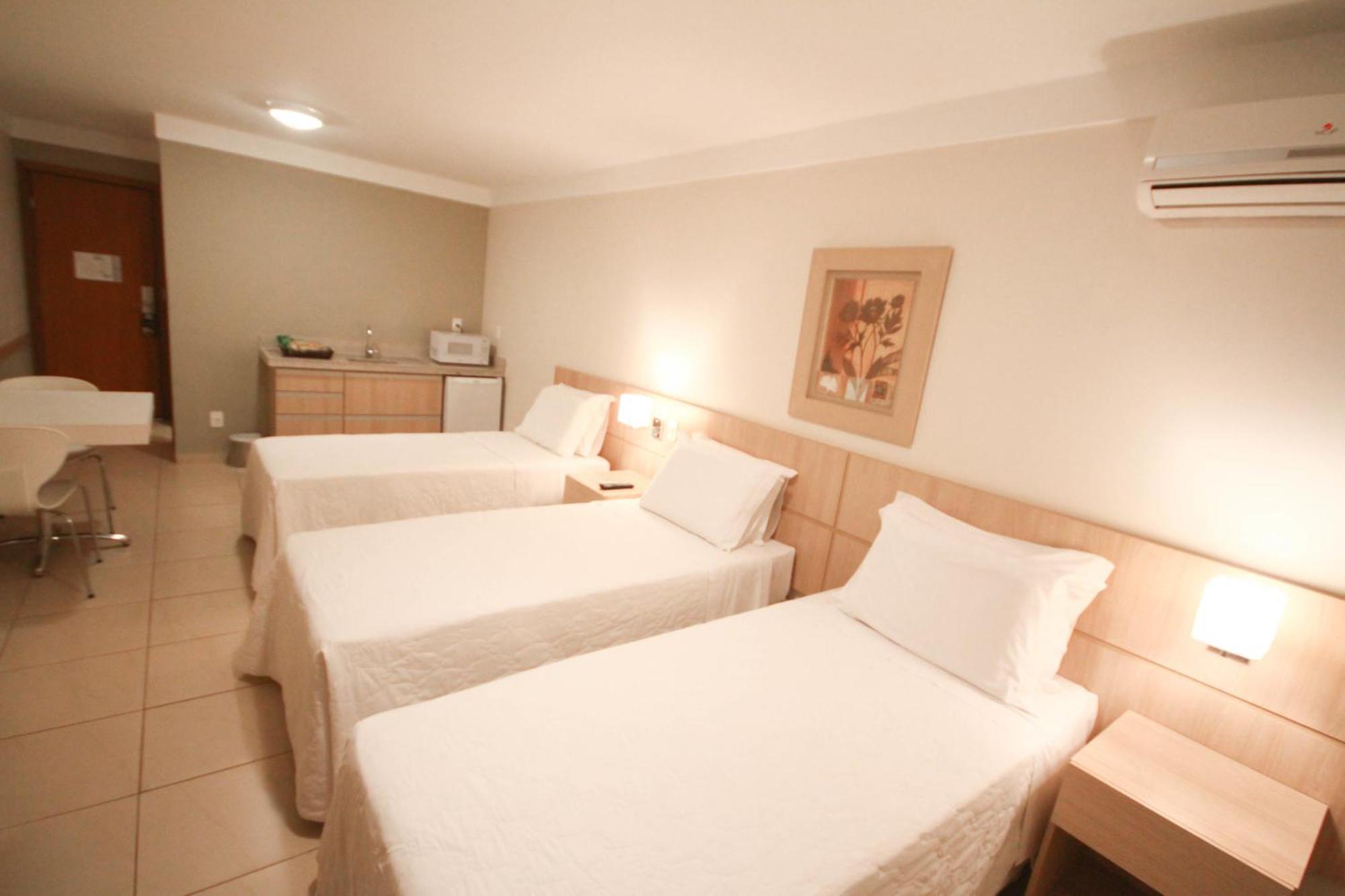 Gales Park Hotel Dourados Szoba fotó