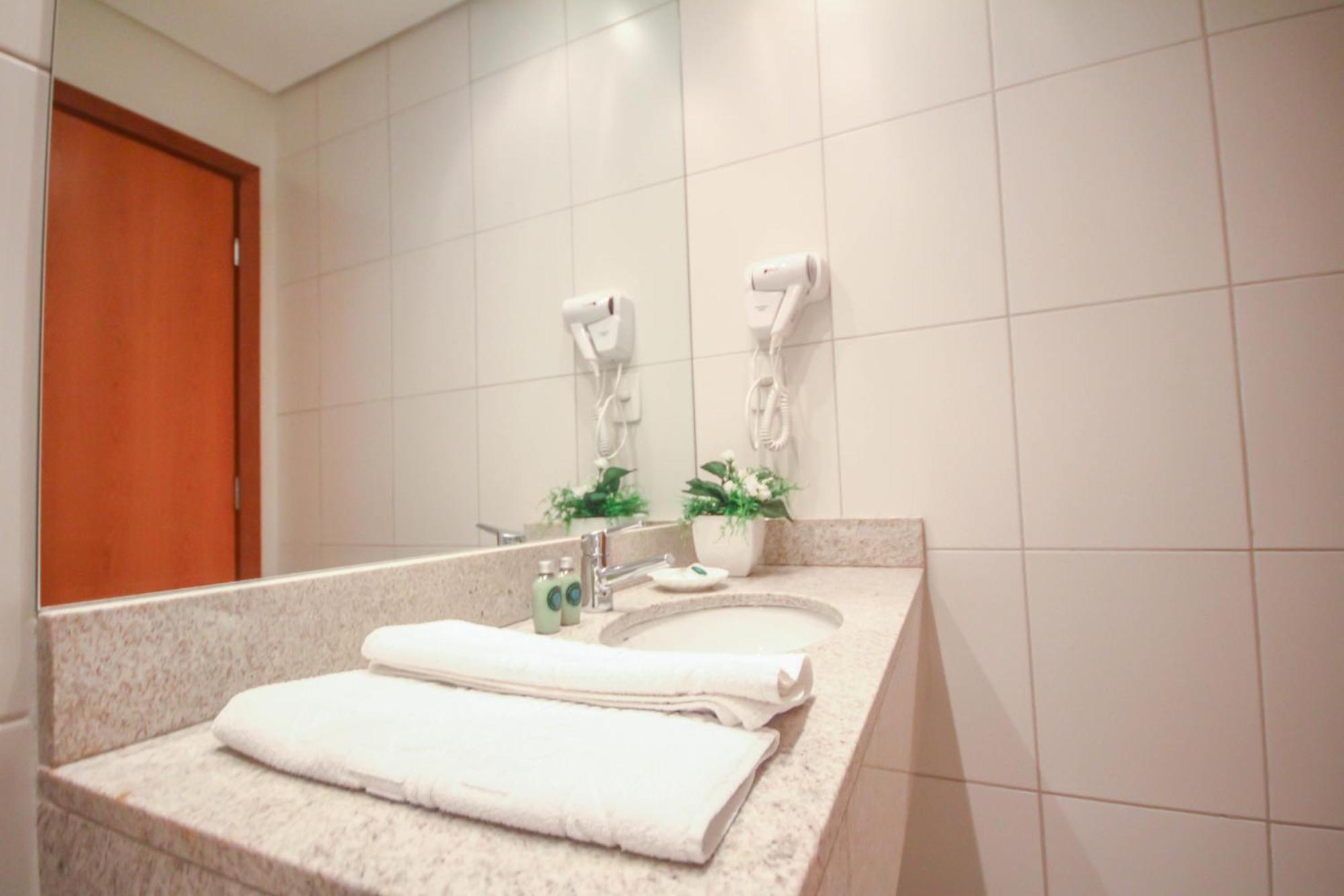 Gales Park Hotel Dourados Szoba fotó