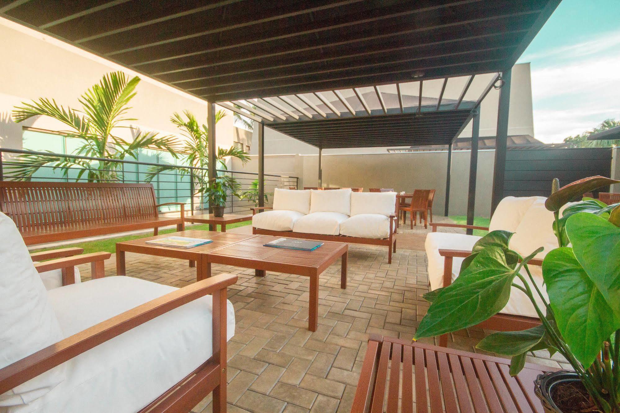 Gales Park Hotel Dourados Kültér fotó