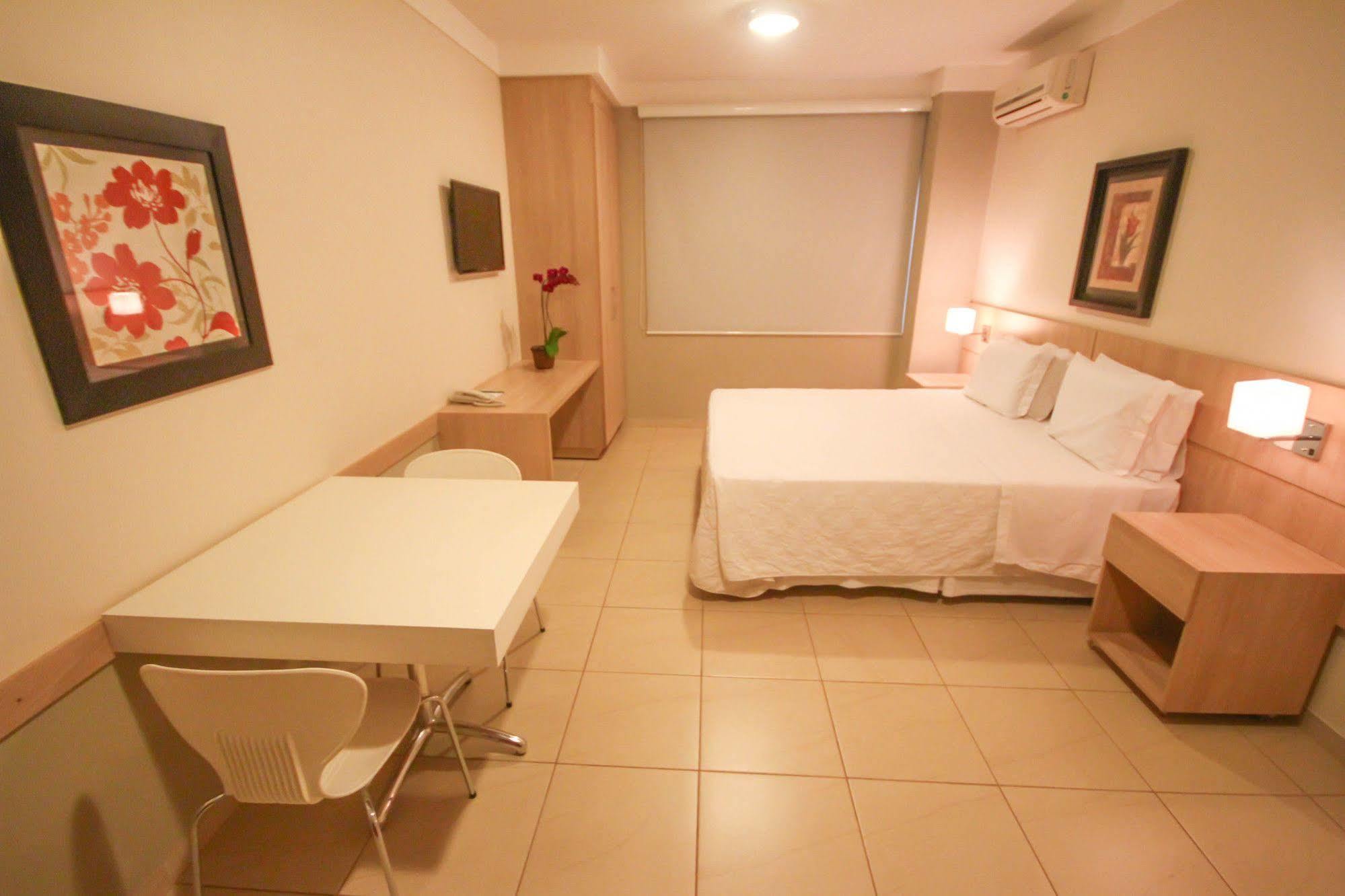 Gales Park Hotel Dourados Kültér fotó