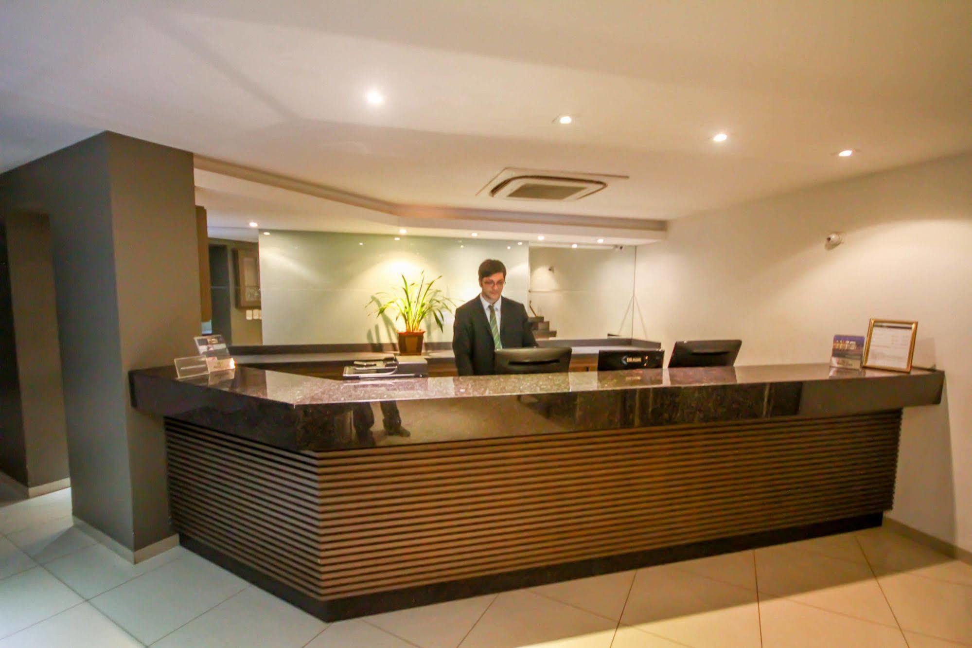 Gales Park Hotel Dourados Kültér fotó